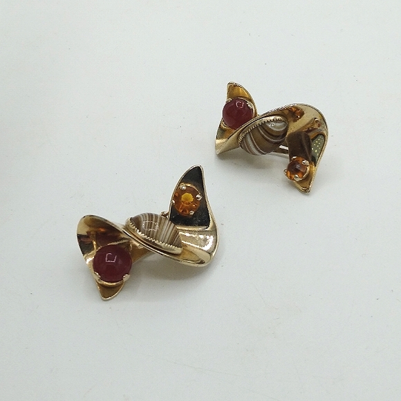 Vintage Gold Tone Twist Clip-On Earrings with Onyx, Carnelian, and Citrine Stone - Picture 3 of 11